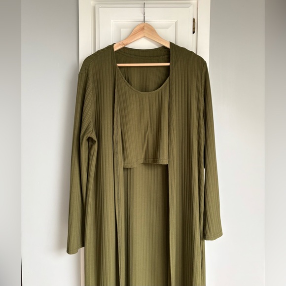 Womens Three-Piece Ribbed Lounge Set - Picture 3 of 16